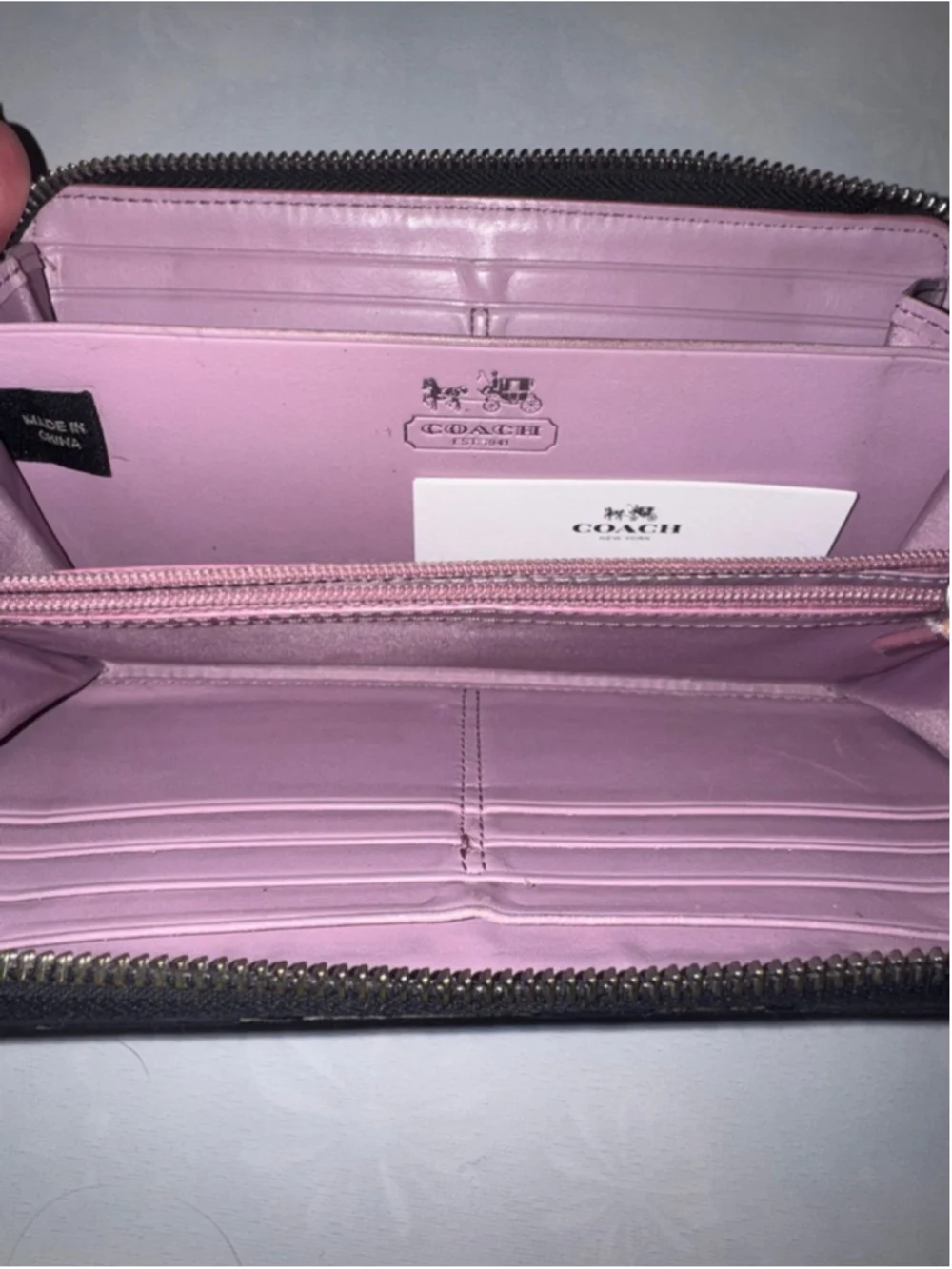 Coach Black Gray Op Art Zip Around Wallet Long Wallet Pink Interior - Picture 7 of 9